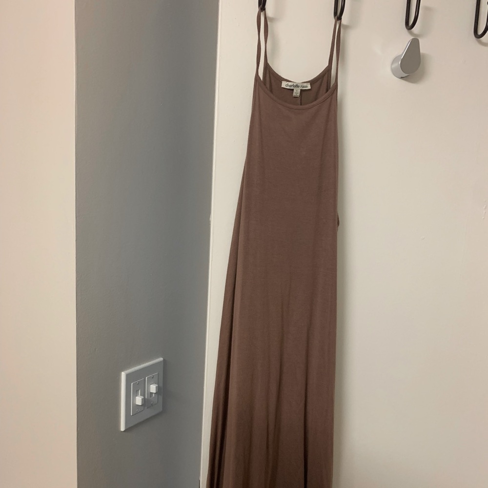 Charolette Ruse simple dress